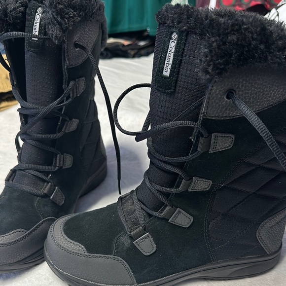 Columbia Black Winter Rain Boots with Fuzzy Lining - Picture 1 of 4